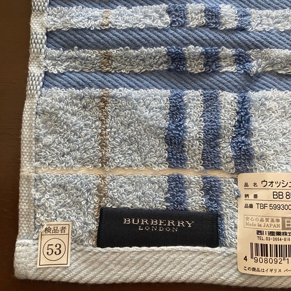 Burberry London set of 2 novacheck hand face towels NWOT - Picture 7 of 13